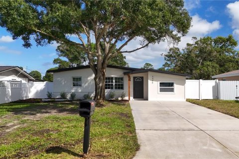 Villa ou maison à vendre à Pinellas Park, Floride: 3 chambres, 108.97 m2 № 2425760 - photo 2