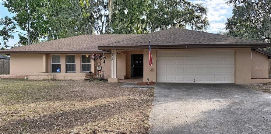 Villa ou maison à Tavares, Floride 3 chambres, 183.2 m2 № 2147911
