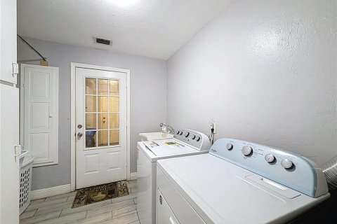 Villa ou maison à vendre à Tavares, Floride: 3 chambres, 183.2 m2 № 2147911 - photo 21