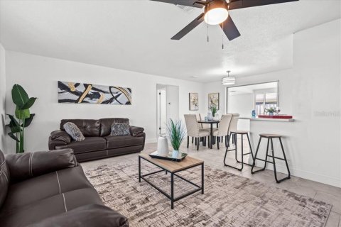 House in Englewood, Florida 2 bedrooms, 147.16 sq.m. № 1640893 - photo 8