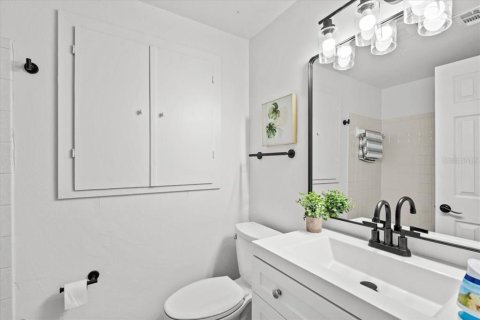 House in Englewood, Florida 2 bedrooms, 147.16 sq.m. № 1640893 - photo 25