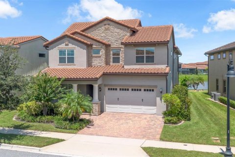 House in Orlando, Florida 4 bedrooms, 330.36 sq.m. № 2302306 - photo 2