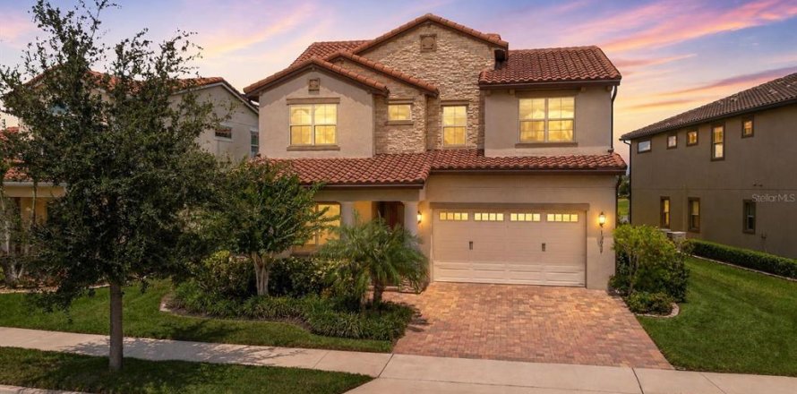 House in Orlando, Florida 4 bedrooms, 330.36 sq.m. № 2302306