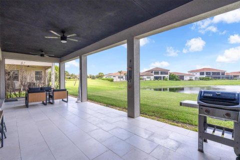 House in Orlando, Florida 4 bedrooms, 330.36 sq.m. № 2302306 - photo 18