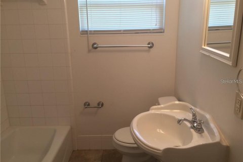 Casa en alquiler en Tampa, Florida, 4 dormitorios, 118.26 m2 № 2099787 - foto 22