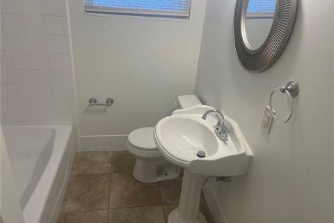 Casa en alquiler en Tampa, Florida, 4 dormitorios, 118.26 m2 № 2099787 - foto 11