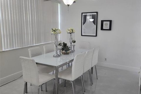 Condo in Davie, Florida, 2 bedrooms  № 1910361 - photo 6