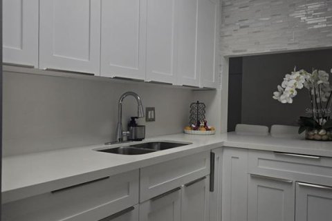 Condo in Davie, Florida, 2 bedrooms  № 1910361 - photo 12