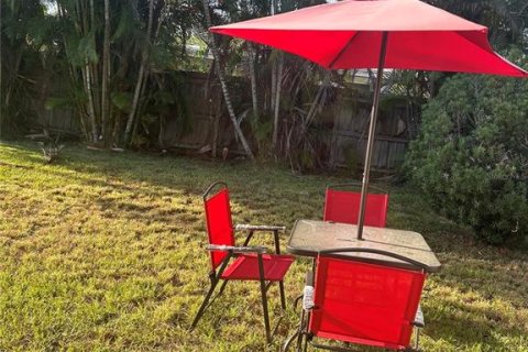 House in Pinellas Park, Florida 3 bedrooms, 91.04 sq.m. № 2333836 - photo 25