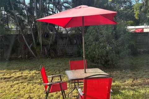 House in Pinellas Park, Florida 3 bedrooms, 91.04 sq.m. № 2333836 - photo 26