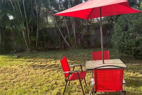 House in Pinellas Park, Florida 3 bedrooms, 91.04 sq.m. № 2333836 - photo 27