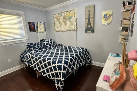 Townhouse in Miami, Florida 5 bedrooms, 169.45 sq.m. № 1994585 - photo 24