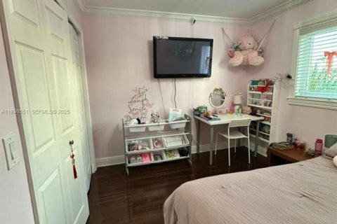 Townhouse in Miami, Florida 5 bedrooms, 169.45 sq.m. № 1994585 - photo 27