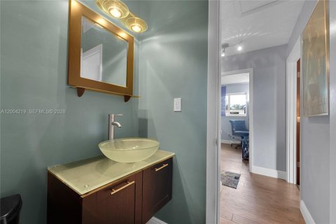 Villa ou maison à vendre à Hialeah, Floride: 3 chambres № 2068412 - photo 22