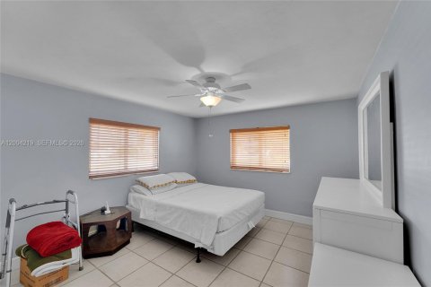 Villa ou maison à vendre à Hialeah, Floride: 3 chambres № 2068412 - photo 30