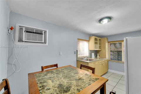 Villa ou maison à vendre à Hialeah, Floride: 3 chambres № 2068412 - photo 26