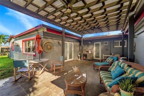 Villa ou maison à vendre à Hialeah, Floride: 3 chambres № 2068412 - photo 5