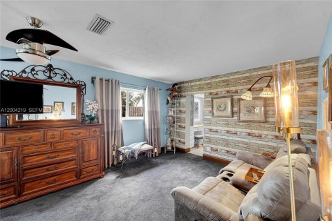 Villa ou maison à vendre à Hialeah, Floride: 3 chambres № 2068412 - photo 13