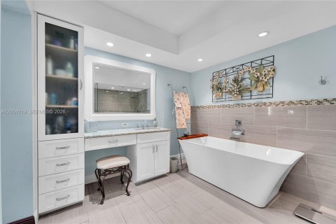 Villa ou maison à vendre à Hialeah, Floride: 3 chambres № 2068412 - photo 16