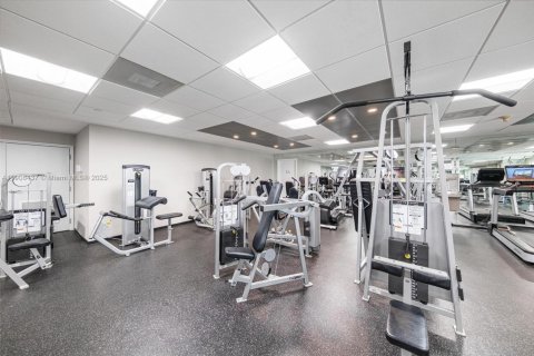 Купить кондоминиум в Майами, Флорида 2 спальни, 177.44м2, № 1968562 - фото 21