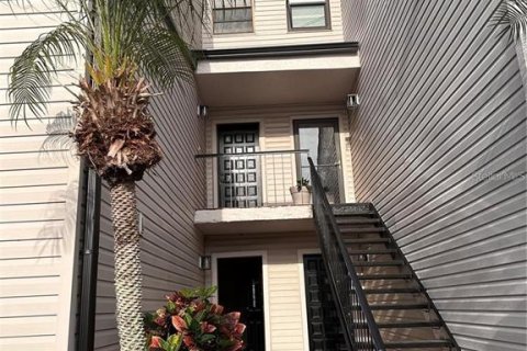 Copropriété à vendre à Tampa, Floride: 2 chambres, 110.65 m2 № 1901454 - photo 1