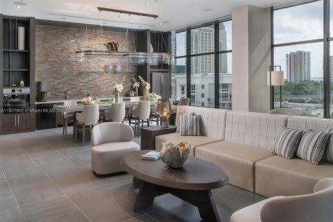 Apartamento en alquiler en Miami, Florida, 2 dormitorios, 102.01 m2 № 1967708 - foto 6