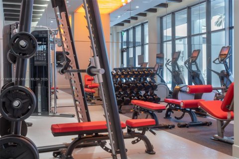 Apartamento en alquiler en Miami, Florida, 2 dormitorios, 102.01 m2 № 1967708 - foto 9