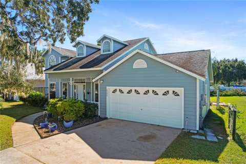 House in Apopka, Florida 5 bedrooms, 212.19 sq.m. № 2101278