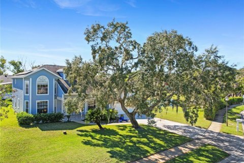 House in Apopka, Florida 5 bedrooms, 212.19 sq.m. № 2101278 - photo 4