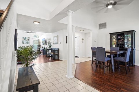 House in Apopka, Florida 5 bedrooms, 212.19 sq.m. № 2101278 - photo 7