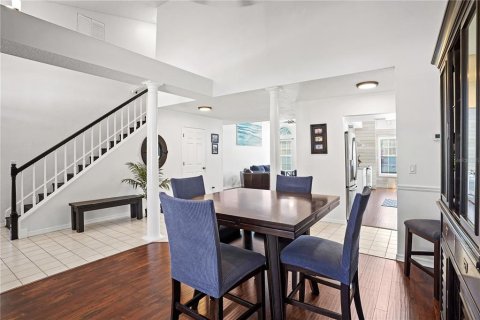 House in Apopka, Florida 5 bedrooms, 212.19 sq.m. № 2101278 - photo 21