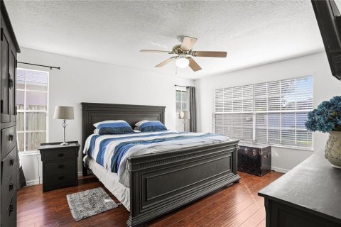 House in Apopka, Florida 5 bedrooms, 212.19 sq.m. № 2101278 - photo 22