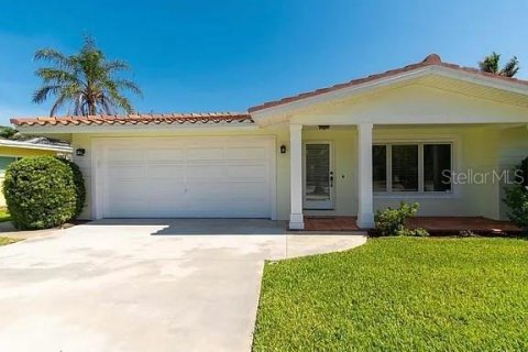 Casa en alquiler en Belleair Beach, Florida, 3 dormitorios, 127.37 m2 № 1911812 - foto 2