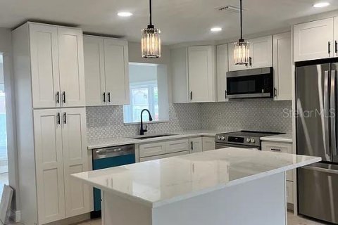 Casa en alquiler en Belleair Beach, Florida, 3 dormitorios, 127.37 m2 № 1911812 - foto 5