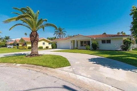 Casa en alquiler en Belleair Beach, Florida, 3 dormitorios, 127.37 m2 № 1911812 - foto 25