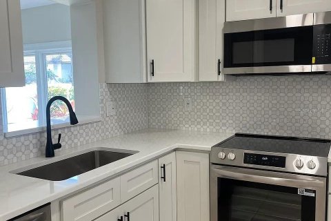 Casa en alquiler en Belleair Beach, Florida, 3 dormitorios, 127.37 m2 № 1911812 - foto 7