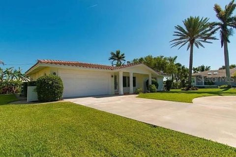 Casa en alquiler en Belleair Beach, Florida, 3 dormitorios, 127.37 m2 № 1911812 - foto 3