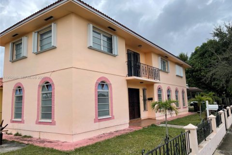 Villa ou maison à Hialeah, Floride 4 chambres, 198.44 m2 № 2008495