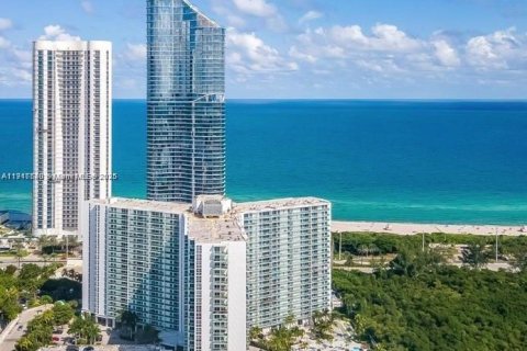 Купить кондоминиум в Санни-Айлс-Бич, Флорида 2 спальни, 123.65м2, № 1972062 - фото 2
