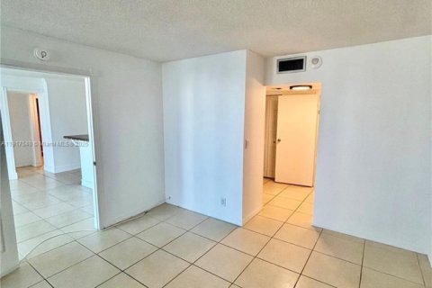 Купить кондоминиум в Санни-Айлс-Бич, Флорида 2 спальни, 123.65м2, № 1972062 - фото 16