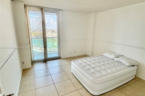 Купить кондоминиум в Санни-Айлс-Бич, Флорида 2 спальни, 123.65м2, № 1972062 - фото 18