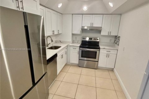 Купить кондоминиум в Санни-Айлс-Бич, Флорида 2 спальни, 123.65м2, № 1972062 - фото 12