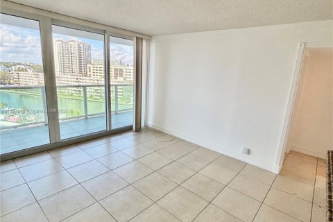 Купить кондоминиум в Санни-Айлс-Бич, Флорида 2 спальни, 123.65м2, № 1972062 - фото 14