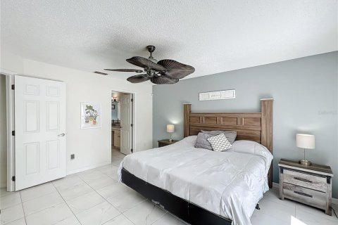 House in Haines City, Florida 4 bedrooms, 192.59 sq.m. № 1526605 - photo 24