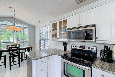 House in Haines City, Florida 4 bedrooms, 192.59 sq.m. № 1526605 - photo 10