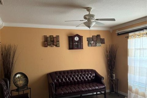 Casa en venta en Kissimmee, Florida, 3 dormitorios, 165.64 m2 № 2329554 - foto 2