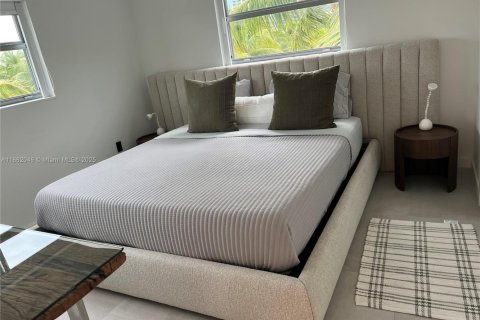 Condo in Miami Beach, Florida, 1 bedroom  № 2014047 - photo 3