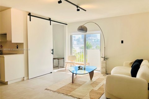 Condo in Miami Beach, Florida, 1 bedroom  № 2014047 - photo 7