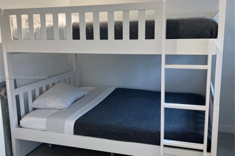 Condo in Miami Beach, Florida, 1 bedroom  № 2014047 - photo 12