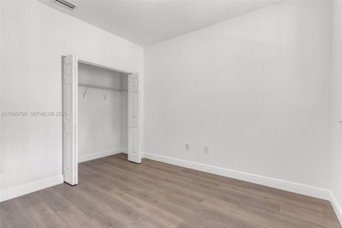 Townhouse in Doral, Florida 3 bedrooms, 170.75 sq.m. № 1994739 - photo 21